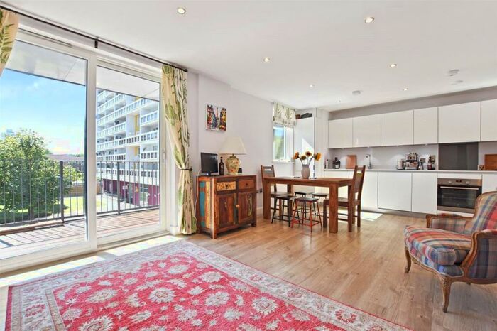 3 Bedroom Flat To Rent In Coombe House, Knapp Road, London, E3