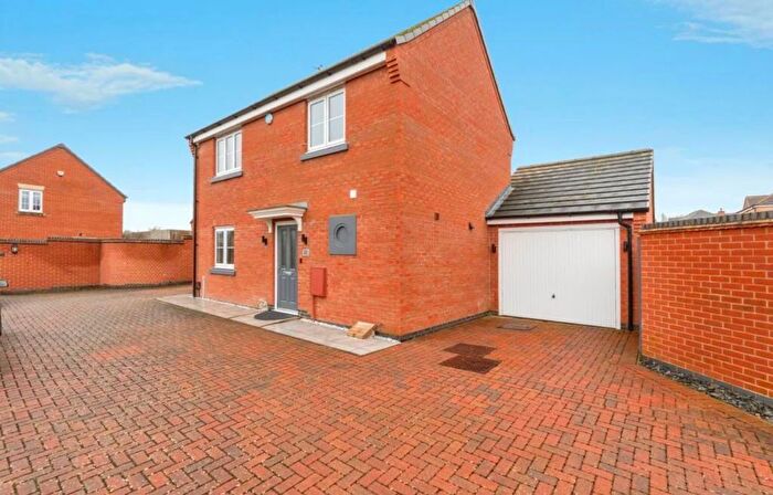 3 Bedroom Detached House To Rent In Cowslip Lane, Thurnby, Leicester, LE7