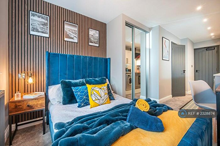 Studio To Rent In Old Town, Swindon, SN1