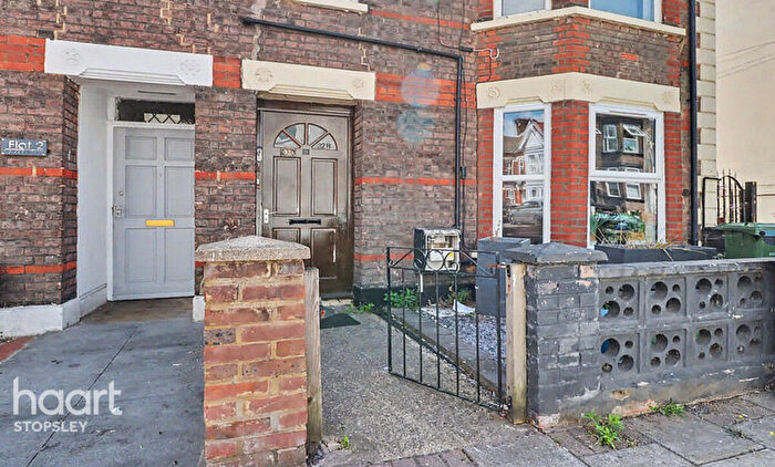 1 Bedroom Maisonette For Sale In Clarendon Road, Luton, LU2