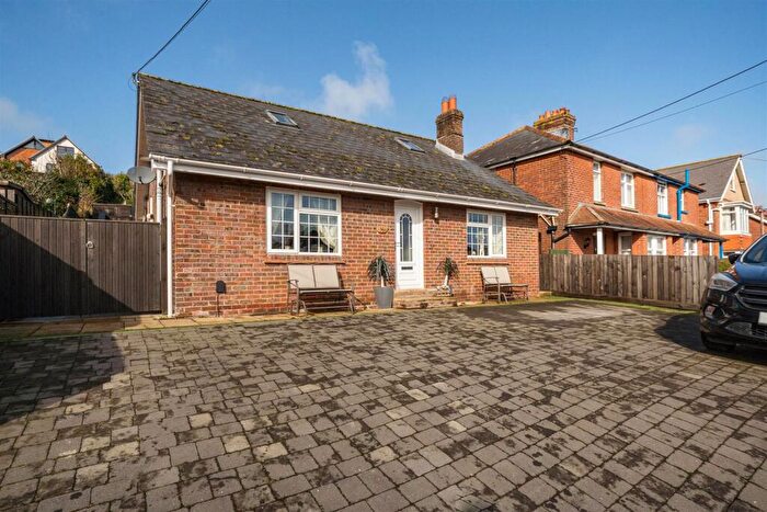 3 Bedroom Detached Bungalow For Sale In Carisbrooke, Isle Of Wight, PO30