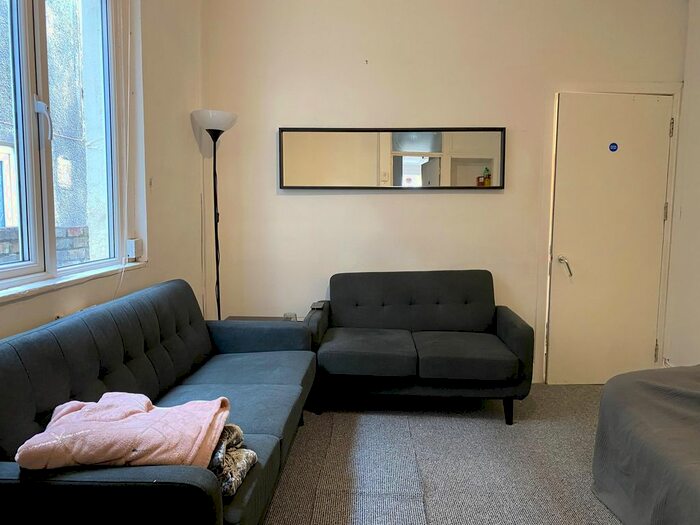 5 Bedroom Property To Rent In Tewkesbury Street, Cathays, Cardiff, CF24