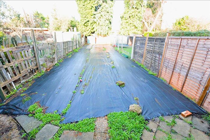 3 Bedroom Terraced House For Sale In Cranleigh Road, Feltham, Middlesex, TW13