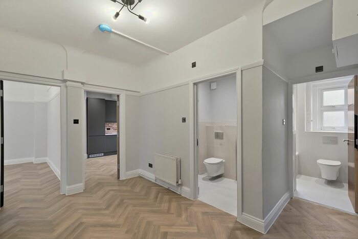 2 Bedroom Flat To Rent In Richmond Hill, Bournemouth, BH2