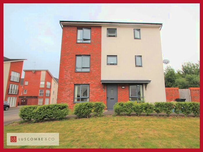 3 Bedroom Town House To Rent In Alicia Crescent, Newport, NP20