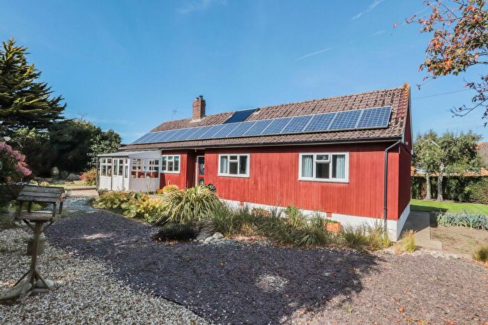 4 Bedroom Bungalow For Sale In High Street, Ticehurst, Wadhurst, TN5