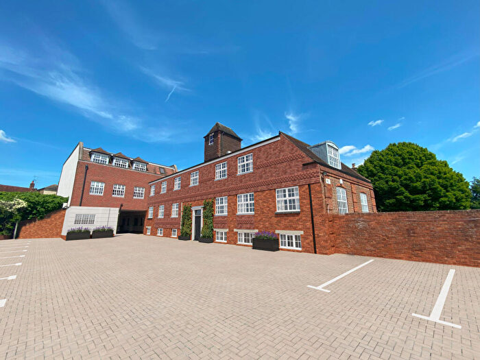 2 Bedroom Flat For Sale In The Courtyard, West Street, Farnham, GU9