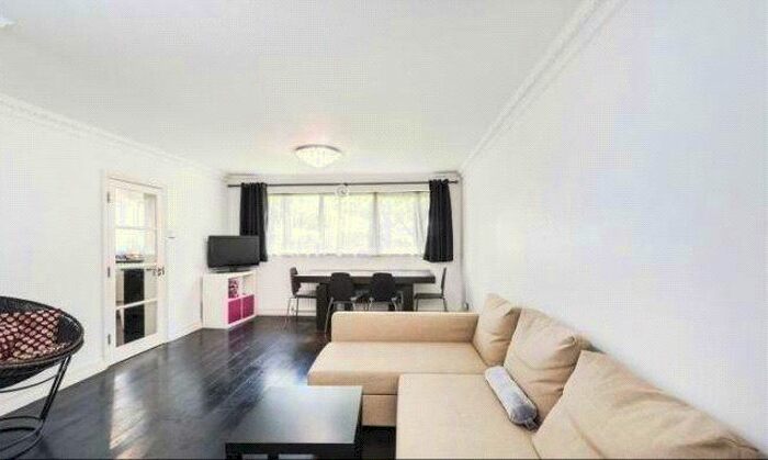 3 Bedroom Flat To Rent In West Ridge Court, Park Hill, London, W5