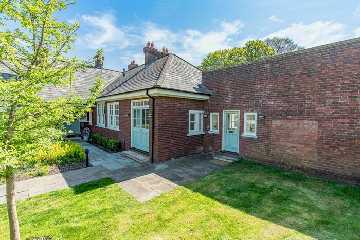 2 Bedroom Bungalow To Rent In Garden Quarter, Bicester, OX27