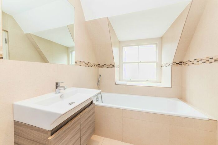 1 Bedroom Flat To Rent In Grosvenor Hill, London, W1K