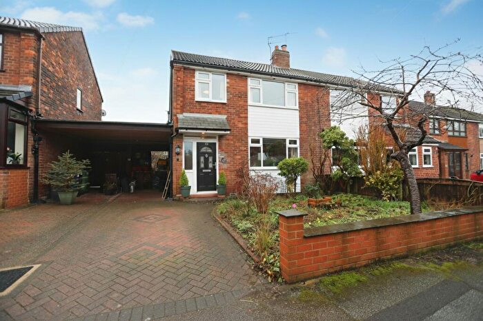 3 Bedroom Semi Detached House For Sale In Wingate Drive, Whitefield, M45