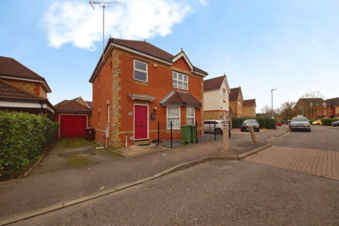 3 Bedroom Detached House For Sale In Campion Close, Rush Green, Romford, RM7