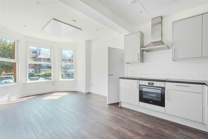 2 Bedroom Flat To Rent In North View Road, Crouch End, London, N8