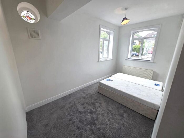 1 Bedroom Flat To Rent In Irving Lodge, Golders Green, NW11