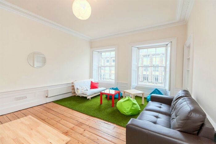 3 Bedroom Flat To Rent In () Lothian Road, Edinburgh, EH3