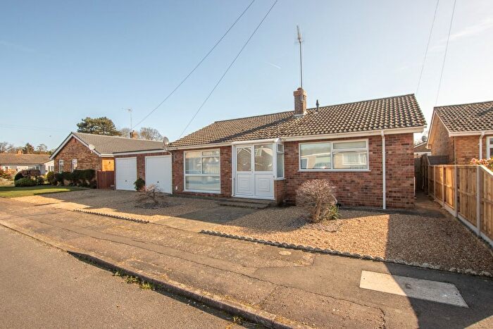 2 Bedroom Detached Bungalow For Sale In Canada Close, Snettisham, King's Lynn, PE31