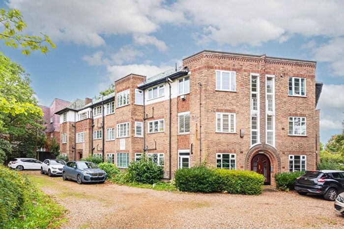 2 Bedroom Flat For Sale In Argyle Road, Ealing, W13