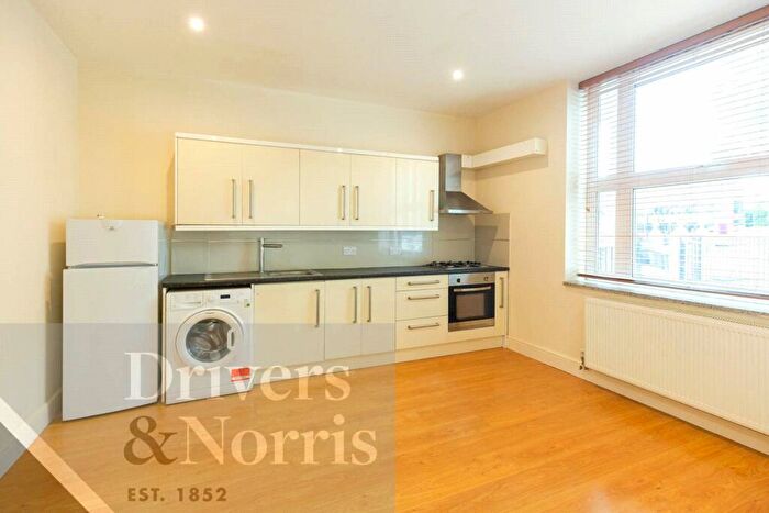 2 Bedroom Apartment To Rent In Windsor Court, High Street, Crouch End, London, N8