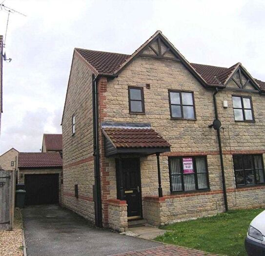 3 Bedroom Semi-Detached House To Rent In Ivy House Court, Scunthorpe, DN16