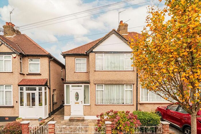 3 Bedroom Semi-Detached House For Sale In Beresford Avenue, Hanwell, W7