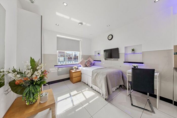 Studio To Rent In Gloucester Place, London, NW1