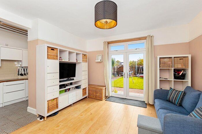 3 Bedroom Terraced House For Sale In Saughtonhall Drive, Edinburgh, EH12