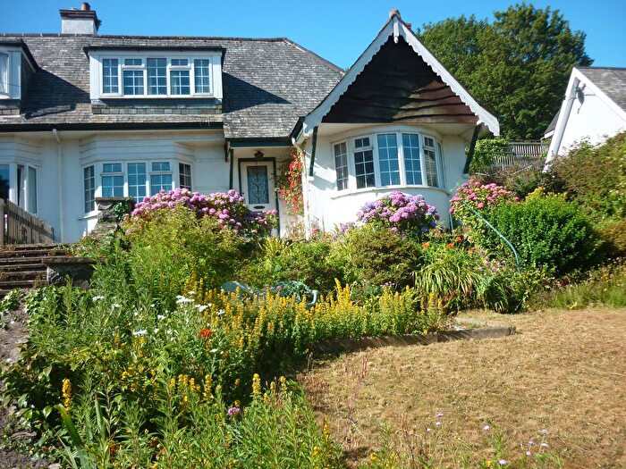 4 Bedroom Semi-Detached House For Sale In Torquay Road, Shaldon, TQ14