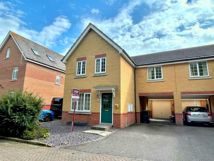 3 Bedroom Link Detached House To Rent In Maple Rise Whiteley, PO15