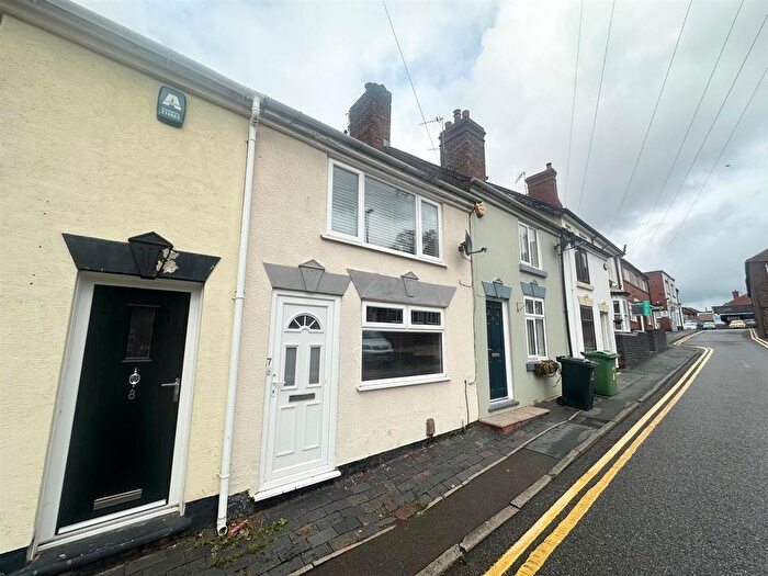 2 Bedroom Property To Rent In Field Lane, Stourbridge, DY8