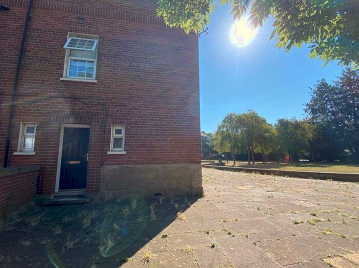 2 Bedroom Terraced House To Rent In Penn Avenue, Nottingham, NG7