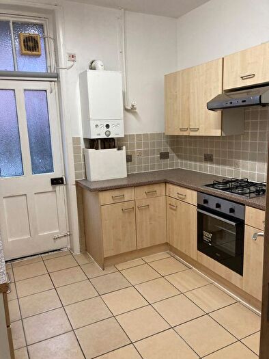 4 Bedroom Flat To Rent In New Cross Road, London, SE14