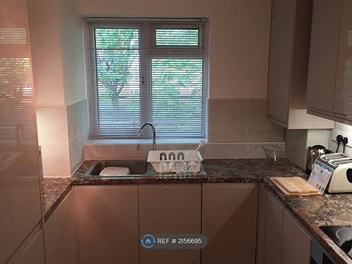 4 Bedroom Flat To Rent In Mornington Crescent, London, NW1