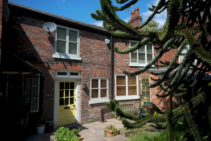 2 Bedroom Cottage To Rent In Palatine Road, West Didsbury, M20
