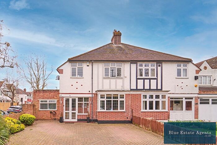 4 Bedroom Semi-Detached House For Sale In Jersey Road, Hounslow, TW5