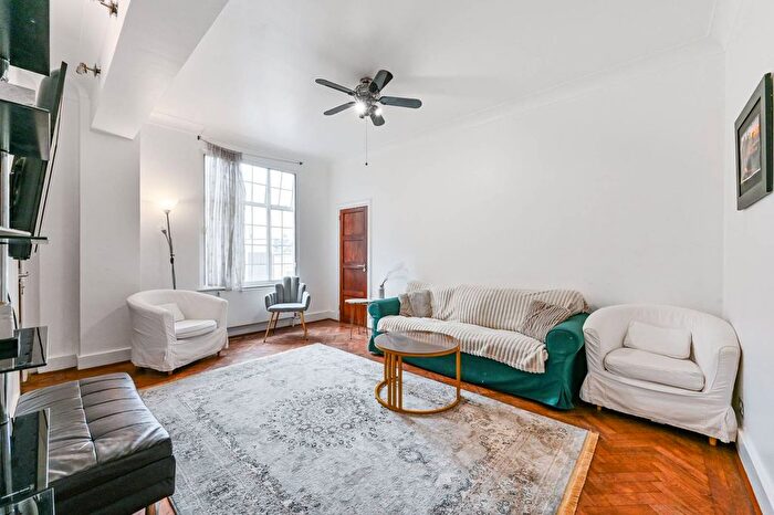 2 Bedroom Flat For Sale In Hallam Street, Marylebone, London, W1W