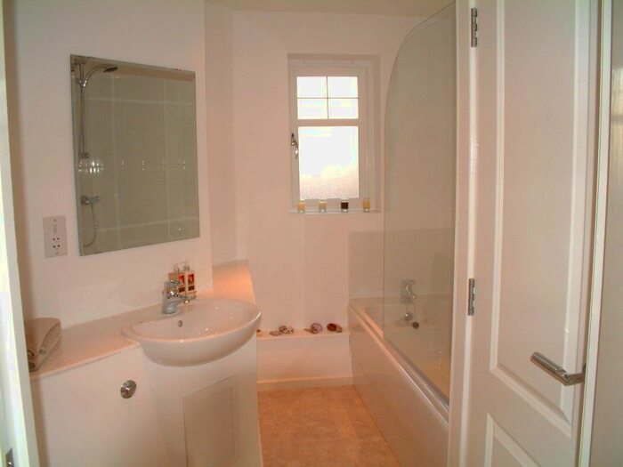 2 Bedroom Flat To Rent In St. Johns Court, Falcon Mews, Bridgnorth, WV15