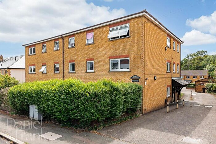 2 Bedroom Flat For Sale In Princes Road, Buckhurst Hill, IG9