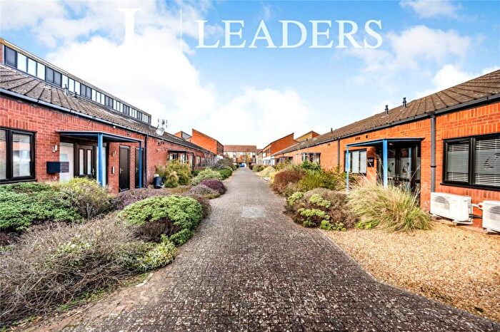 1 Bedroom Flat To Rent In Walker Avenue, Wolverton Mill, Milton Keynes, MK12