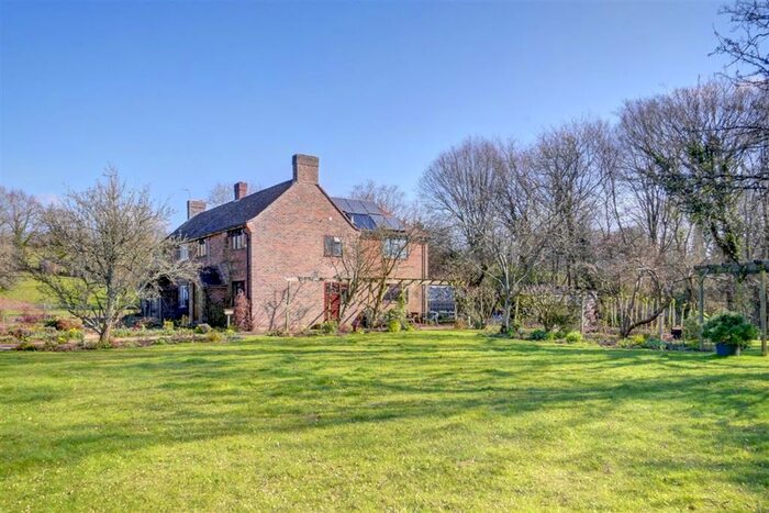 4 Bedroom Semi-Detached House For Sale In Bodle Street, Hailsham, BN27
