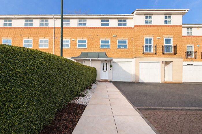 4 Bedroom Town House For Sale In Helegan Close, Orpington, BR6
