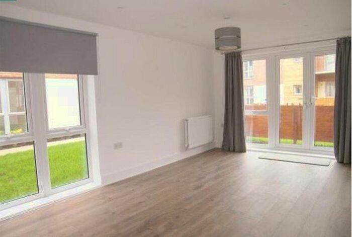 2 Bedroom Property To Rent In Redwood Place, Morewood Close, Sevenoaks, TN13