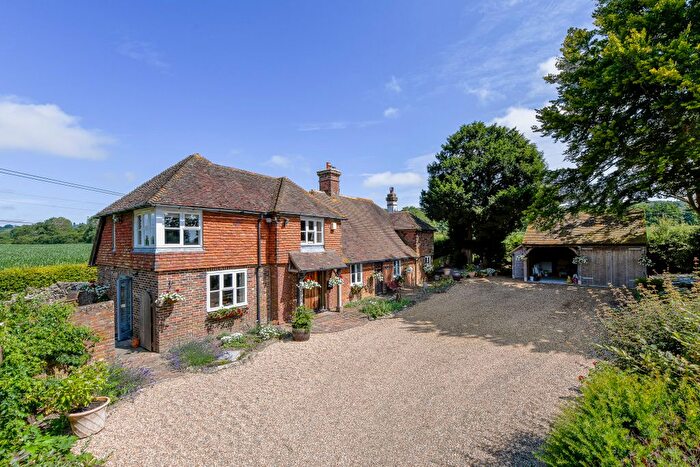 4 Bedroom Country House For Sale In Wootton Lane, Charing, TN27