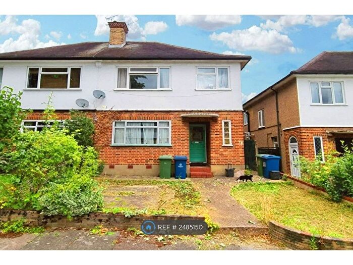 2 Bedroom Flat To Rent In Holwell Place, Pinner, HA5