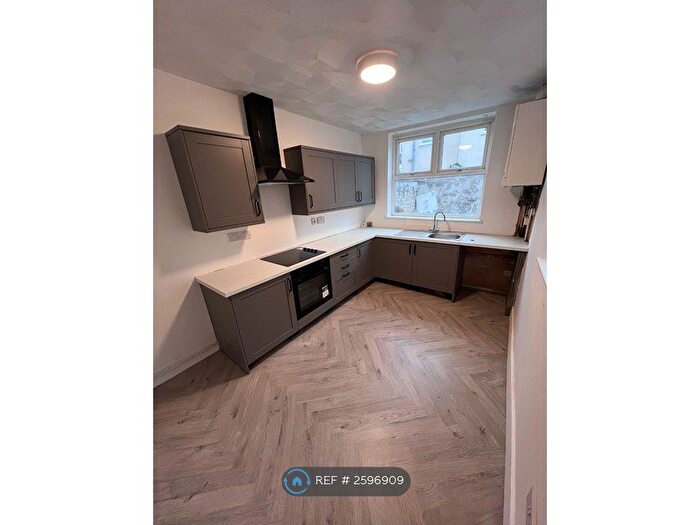 3 Bedroom Terraced House To Rent In New Barton Street, Salford, M6