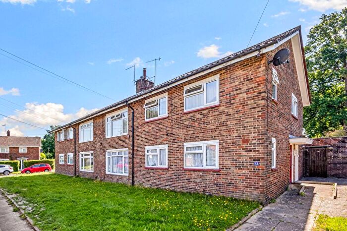 2 Bedroom Maisonette For Sale In Climping Road, Crawley, RH11
