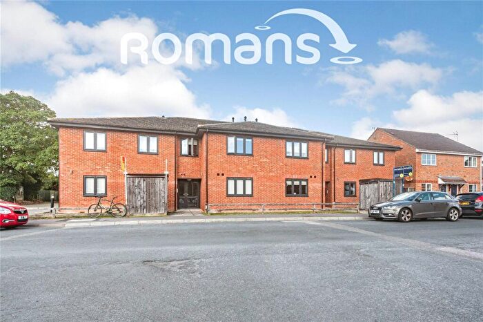 2 Bedroom Flat To Rent In Grove Court, The Bevers, Mortimer Common, RG7
