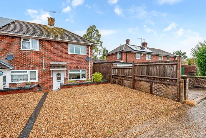 2 Bedroom End Of Terrace House For Sale In South Lane, Clanfield, Waterlooville, Hampshire, PO8