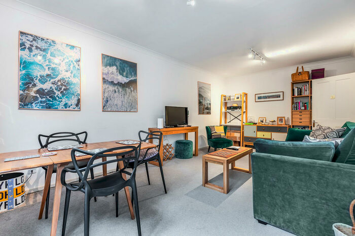 1 Bedroom Apartment To Rent In Carrick Court, SE11