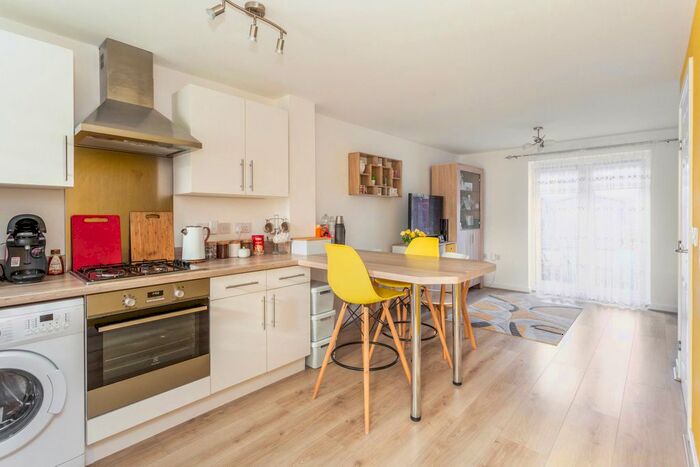 3 Bedroom Terraced House For Sale In Pond View, Selby, YO8