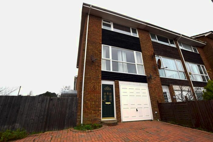 4 Bedroom Town House To Rent In De Cham Road, St. Leonards-On-Sea, TN37